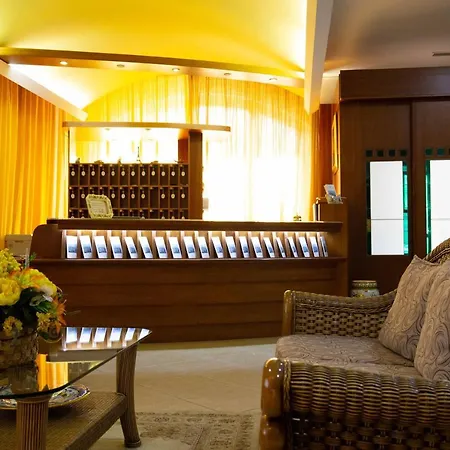 Maddaloni Hotel