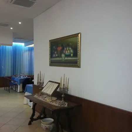 Maddaloni מלון