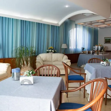 فندق Maddaloni 4*